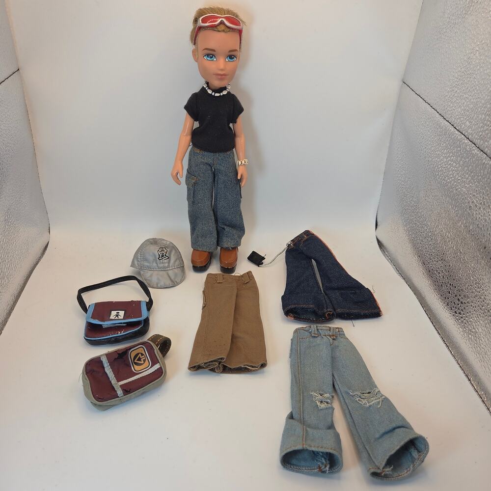 Vintage 2002 Bratz Boyz 1st Edition Cameron Doll + Extra Clothing Accessories